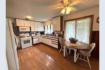 907 Arnold Avenue N, Thief River Falls, MN 56701 - Photo 11