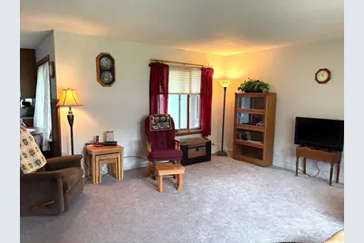 907 Arnold Avenue N, Thief River Falls, MN 56701 - Photo 7