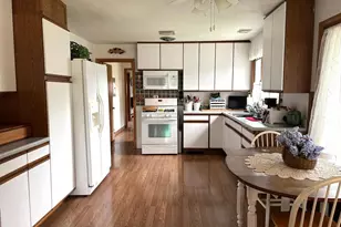 907 Arnold Ave N, Thief River Falls, MN 56701 - Photo 9