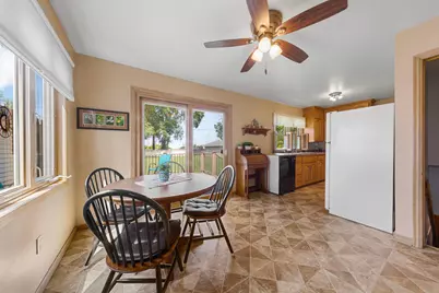 142 22nd Avenue SW, Faribault, MN 55021 - Photo 7