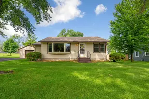 142 22nd Ave SW, Faribault, MN 55021 - Photo 1