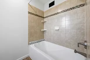 323 E 43rd St, Minneapolis, MN 55409 - Photo 23