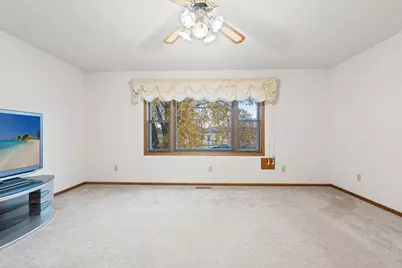 425 W Franklin Street, Morristown, MN 55052 - Photo 21