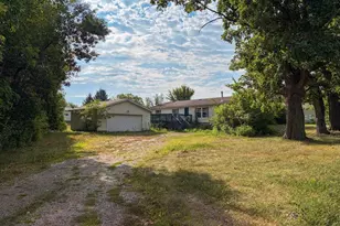 410 Union St, Grasston, MN 55030 - Photo 1