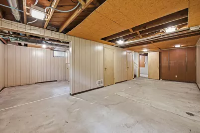 5625 Hillsview Road, Brooklyn Center, MN 55430 - Photo 21