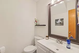 8443 Cortland Rd, Eden Prairie, MN 55344 - Photo 11