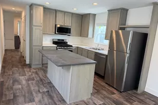 1611 6th Ave E, Alexandria, MN 56308 - Photo 3