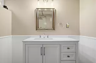 215 E 45th St, Hibbing, MN 55746 - Photo 23