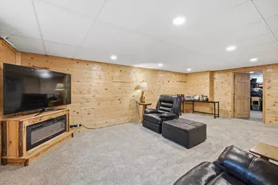 215 E 45th Street, Hibbing, MN 55746 - Photo 21