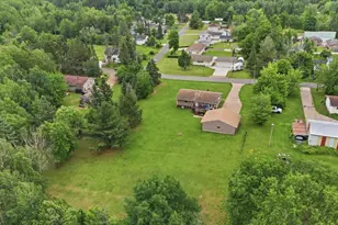 215 E 45th St, Hibbing, MN 55746 - Photo 35