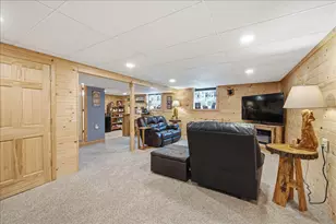 215 E 45th St, Hibbing, MN 55746 - Photo 19