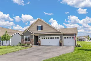 2084 Arcadia St, Shakopee, MN 55379 - Photo 3
