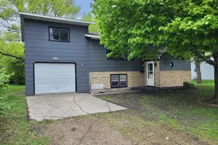 640 Ranchwood Dr, Bird Island, MN 55310 - Photo 1