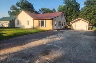 231 1st St N, Franklin, MN 55333 - Photo 1