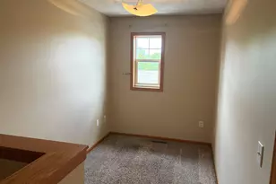 1087 Barclay St, Saint Paul, MN 55106 - Photo 21