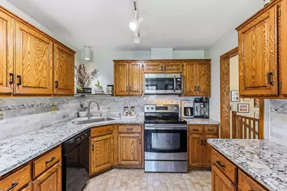 556 Donegal Circle, Shoreview, MN 55126 - Photo 11