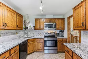 556 Donegal Cir, Shoreview, MN 55126 - Photo 11