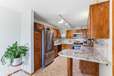 556 Donegal Circle, Shoreview, MN 55126 - Photo 9