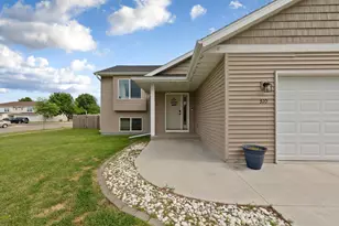 310 Autumn Hills Pl NE, Owatonna, MN 55060 - Photo 5