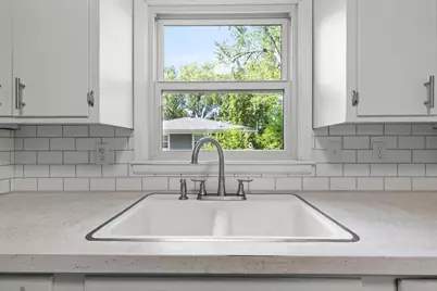 8734 Portland Avenue S, Bloomington, MN 55420 - Photo 9