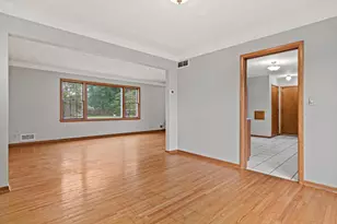 1367 Price Ave E, Maplewood, MN 55109 - Photo 9