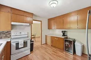 1221 Douglas St, Alexandria, MN 56308 - Photo 7