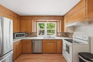 1221 Douglas St, Alexandria, MN 56308 - Photo 5