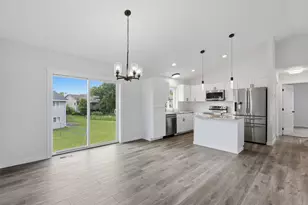 404 Westgate Dr, Winsted, MN 55395 - Photo 7