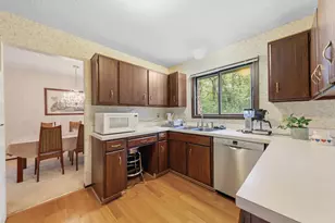 12108 Red Oak Ct S, Burnsville, MN 55337 - Photo 3