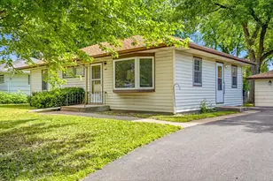 2584 Herschel St, Roseville, MN 55113 - Photo 3