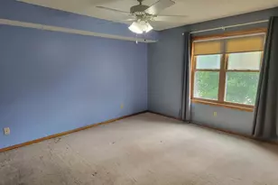 3237 Belmar Dr, Vadnais Heights, MN 55127 - Photo 9