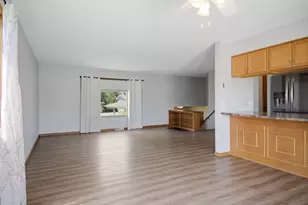 717 Colonial Cir, Faribault, MN 55021 - Photo 7