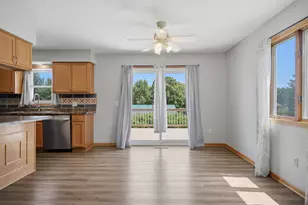 717 Colonial Cir, Faribault, MN 55021 - Photo 9