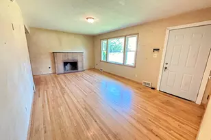 2022 Hyacinth Ave E, Saint Paul, MN 55119 - Photo 13