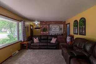 2813 12th Ave NW, Willmar, MN 56201 - Photo 9
