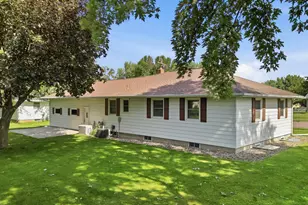 16 Minnesota Ave W, Minnesota Lake, MN 56068 - Photo 31