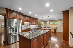 12500 Dorchester Trail, Apple Valley, MN 55124 - Photo 7