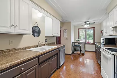 2004 Arkwright Street, Maplewood, MN 55117 - Photo 17