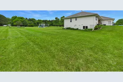 1572 47th Street SE, Saint Cloud, MN 56304 - Photo 5
