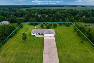1572 47th St SE, Saint Cloud, MN 56304 - Photo 3