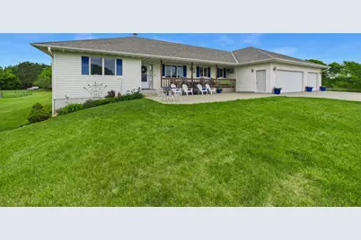 1572 47th Street SE, Saint Cloud, MN 56304 - Photo 1