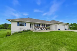1572 47th St SE, Saint Cloud, MN 56304 - Photo 1