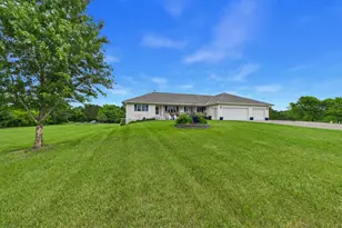 1572 47th St SE, Saint Cloud, MN 56304 - Photo 1