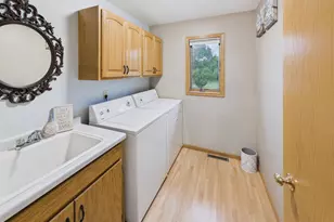 1572 47th St SE, Saint Cloud, MN 56304 - Photo 9