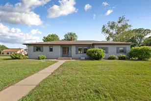 517 Court Ave, Gaylord, MN 55334 - Photo 1