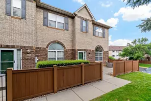 6453 Regency Ln, Eden Prairie, MN 55344 - Photo 3