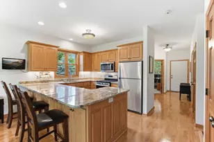2734 Lindsey Ct, New Brighton, MN 55112 - Photo 5