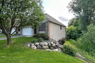 2734 Lindsey Ct, New Brighton, MN 55112 - Photo 1