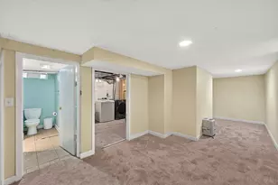 998 Woodbridge St, Saint Paul, MN 55117 - Photo 23