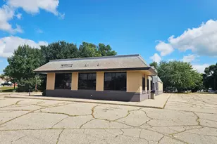 586 SW 1st St, Montevideo, MN 56265 - Photo 1